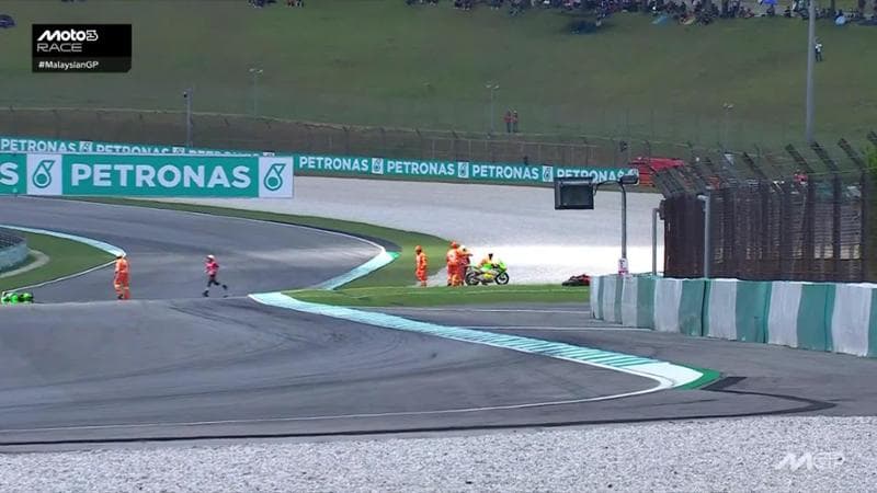 Moto3, incidente a Sepang: Rueda centra Dettwiler, piloti in ospedale Moto3, incidente a Sepang: Rueda centra Dettwiler, piloti in ospedale 1