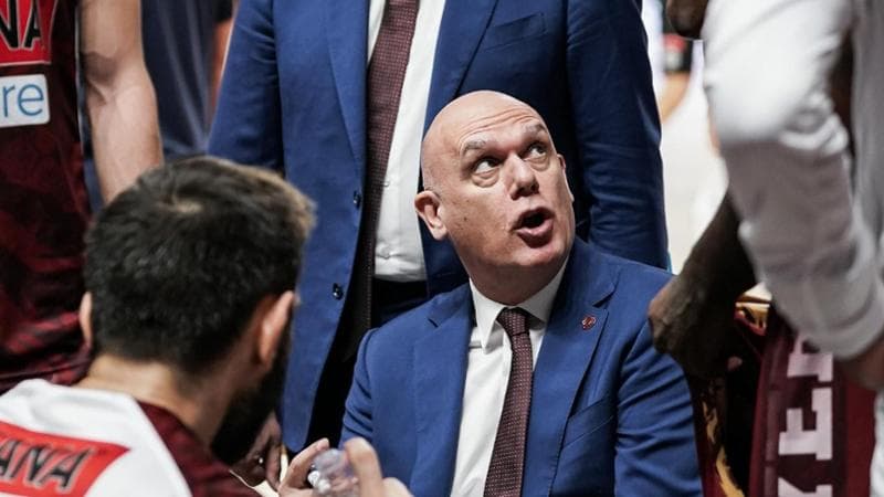 Venezia piega Napoli, Tortona risponde a Milano. A Sassari il crollo di Trapani Venezia piega Napoli, Tortona risponde a Milano. A Sassari il crollo di Trapani 1