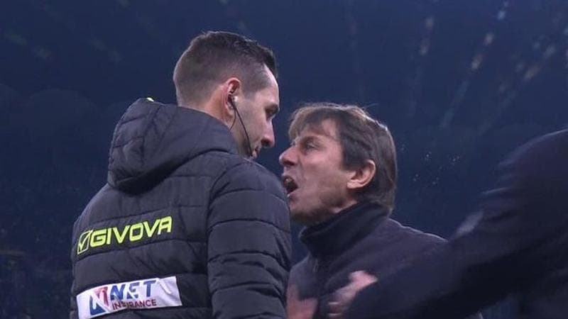 Conte espulso per il rigore concesso all'Inter: “Vergognatevi!” Conte espulso per il rigore concesso all’Inter: “Vergognatevi!” 1