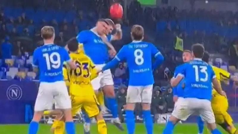 Dubbi sul rigore per il Verona a Napoli. Ecco cosa è successo 1