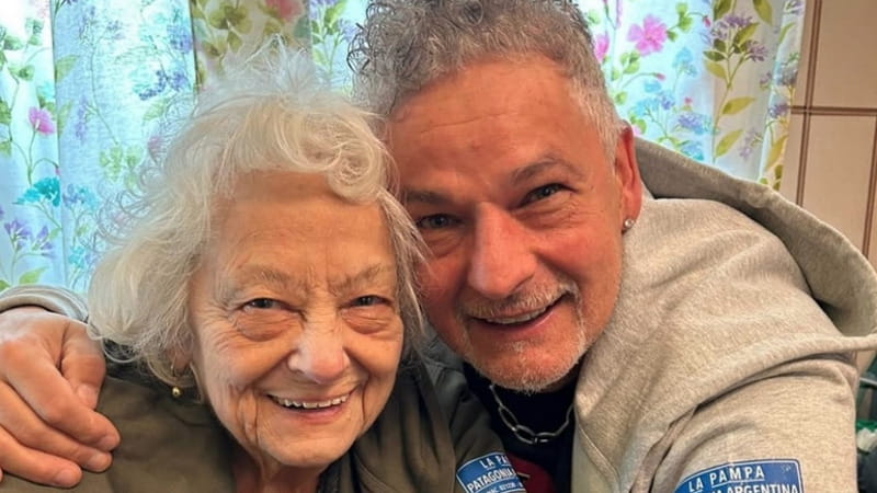 Roberto Baggio e il sentito saluto alla madre Roberto Baggio e il sentito saluto alla madre 1