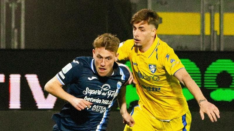 Il Pescara continua a segnare: gol realizzato da un calciatore del Frosinone a terra. 1