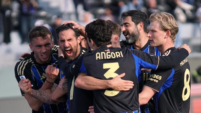 Pisa batte il Cagliari 3-1, Moreo e Caracciolo a segno due volte: i toscani ritrovano la fiducia. 1