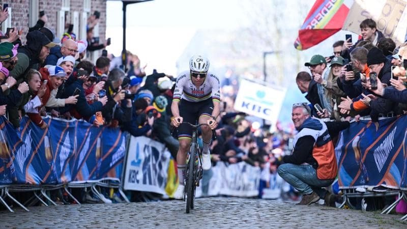 Fiandre, Pogacar ignora il semaforo e accelera verso il trionfo. 1