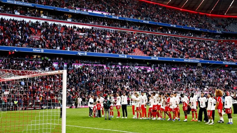 Il Bayern Monaco celebra la conquista del trentacinquesimo titolo di campione di Germania. 1