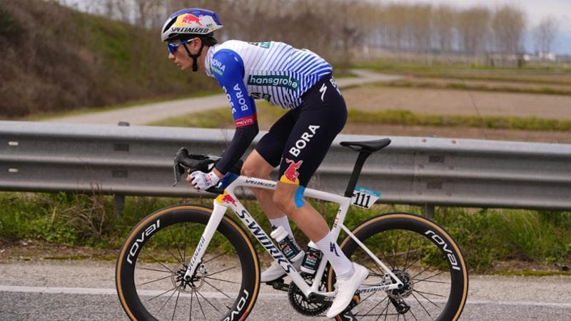 Pellizzari trionfa nella tappa principale del Tour of the Alps in Val Martello e assume la leadership della classifica. 1