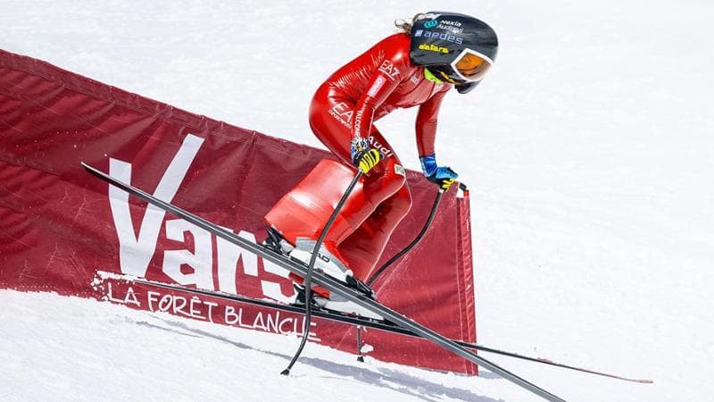 Valentina Greggio stabilisce il record mondiale nello sci di velocità raggiungendo i 248 chilometri orari. 1