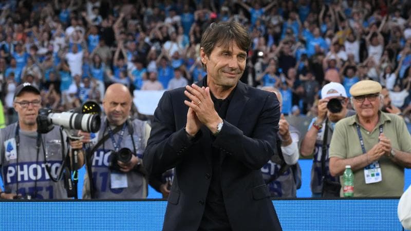 Conte annuncia ufficialmente la separazione dal Napoli: “Il mio cammino si è concluso, c'è troppo astio intorno alla squadra.” 1