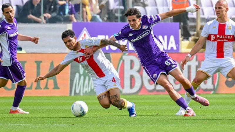Fiorentina, il pareggio a reti inviolate con il Genoa garantisce la permanenza in Serie A. Ma il Franchi esprime il proprio dissenso con fischi. 1