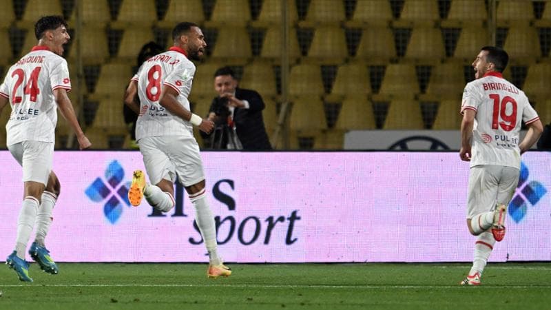 Il Monza si impone 2-0 in trasferta contro il Catanzaro, a un passo dalla Serie A. 1