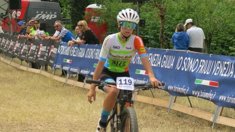 Adele Cobelli perde la vita a 14 anni in Trentino: investita da un'auto durante un allenamento in bicicletta. 1