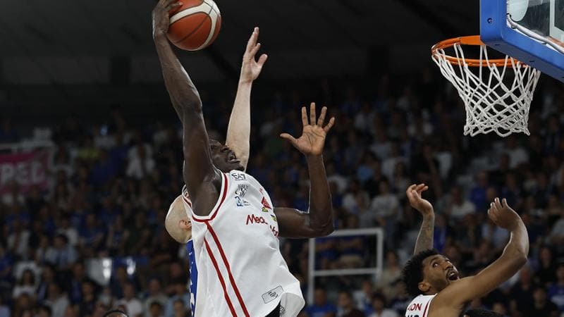 Basket, Brescia supera Milano e riequilibra la serie (1-1) 1