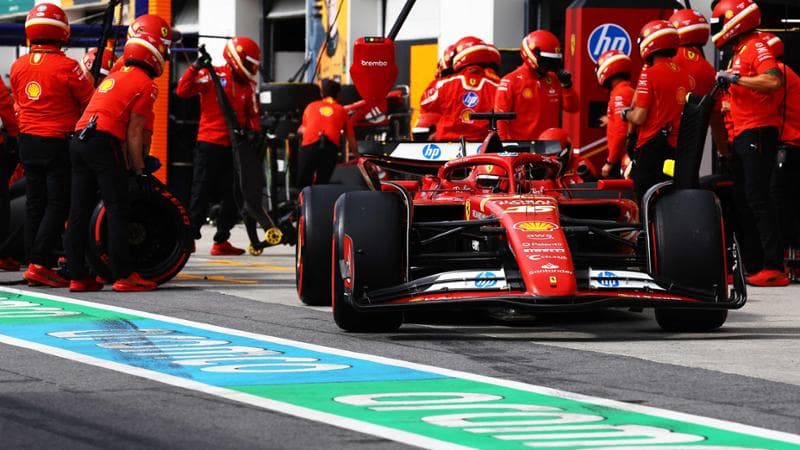 Leclerc in disaccordo con la Ferrari: “Quanto ancora devo sacrificare prima di fermarmi? Questi pneumatici sono scadenti...” 1