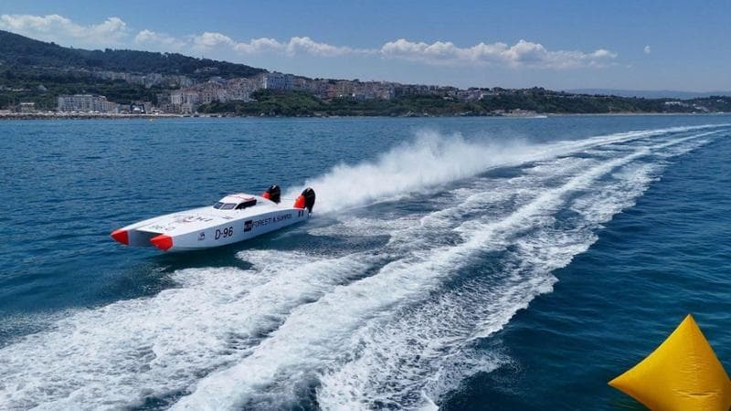 Rodi Garganico si conferma centro mondiale della motonautica offshore 3D: trionfa Foresti&Suardi su Gasbeton e Tessilmare. 1