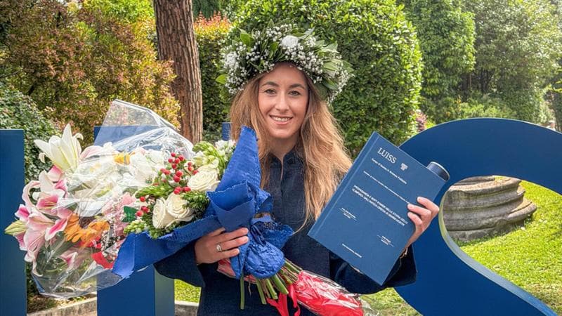 Sofia Goggia ha conseguito la laurea in scienze politiche: “È motivo di grande soddisfazione”. Malagò presente alla cerimonia di proclamazione. 1