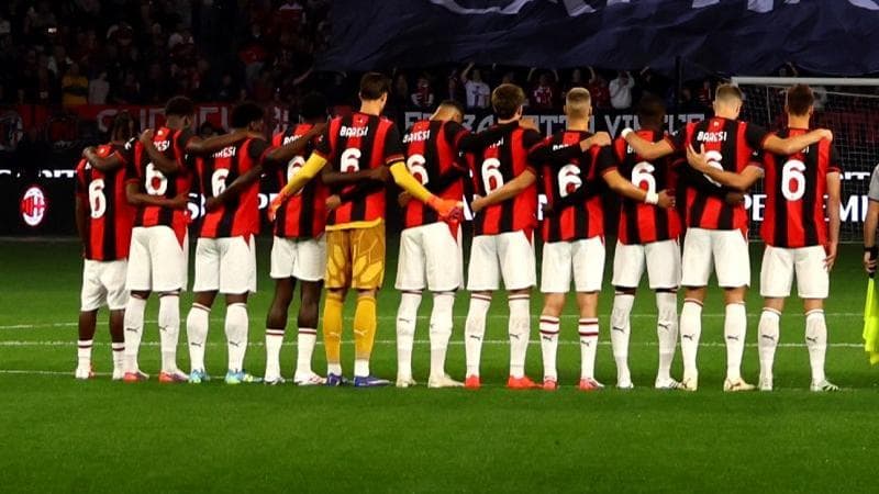 Franco Baresi, commemorazione durante Milan-Inter a Perth: i rossoneri indossano la maglia numero 6 1