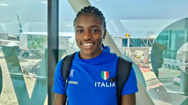 Kelly Doualla raggiunge la finale dei 100 metri ai Campionati del Mondo Under 20. 1