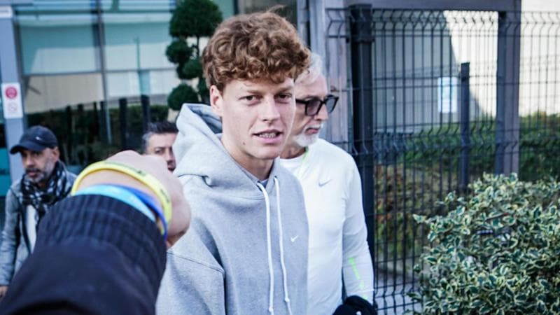 Sinner al J Medical, terapie al ginocchio: prosegue il recupero 1