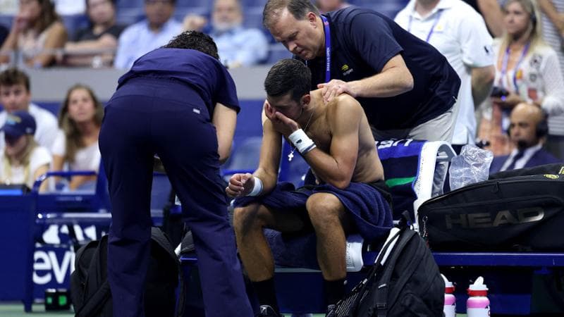 Djokovic vomita in campo agli US Open e perde: «Ho un problema serio» 1