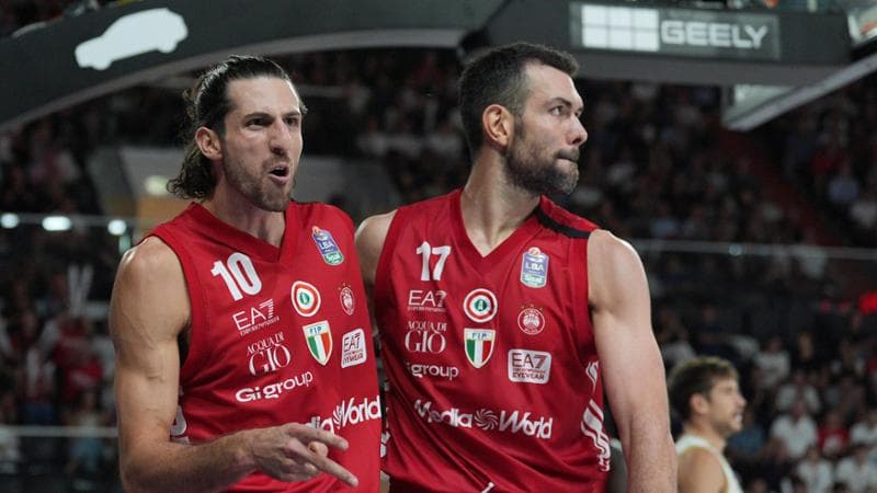 L'Olimpia Milano vince la Supercoppa: Venezia battuta dopo un supplementare Supercoppa, l'Olimpia Milano batte Venezia dopo un supplementare 1