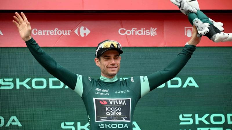 Vuelta, Van Aert trionfa a Loja e punta al Mondiale. Mas resta in maglia rossa 1