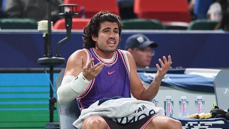 Alcaraz eliminato al terzo turno di Shanghai: Bergs batte il numero 3 del mondo e Zverev diventa numero 1 1