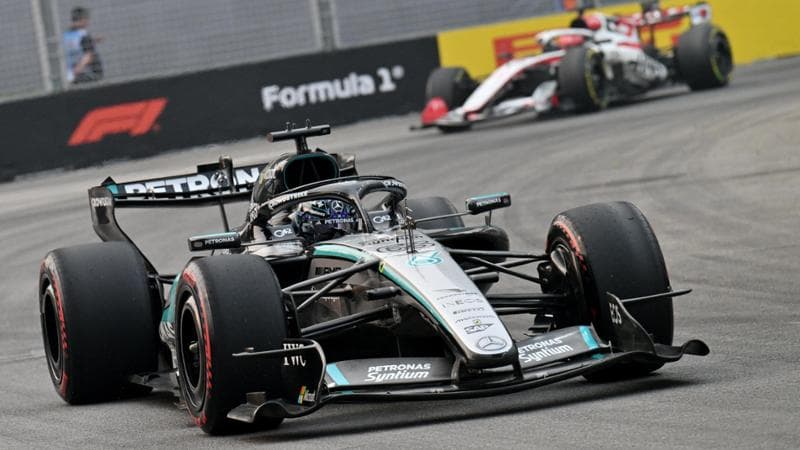 Formula 1, Russell davanti a Leclerc nelle libere a Singapore. Lotta aperta per la minipole Formula 1, Russell primo e Leclerc secondo a Singapore: lotta aperta per la miniqualifica 1