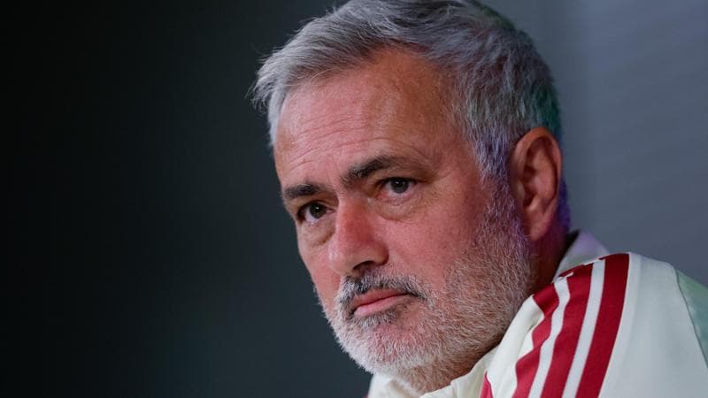 Mourinho: “Ci paragona ai nazisti? Il presidente della Liga spagnola è ormai un caso clinico” Mourinho: “Ci paragona ai nazisti? Il presidente della Liga spagnola è ormai un caso clinico” 1