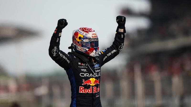 Verstappen: "Io in Ferrari? Rispetto il marchio, ma non avrebbe senso lottare per il 5° o 6° posto” Verstappen: "Rispetto Ferrari, ma vincere è la mia priorità" 1