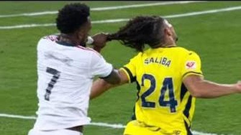 Vinicius, notte di follia: tira i capelli a un avversario, viene espulso e tenta di aggredire l’arbitro 1