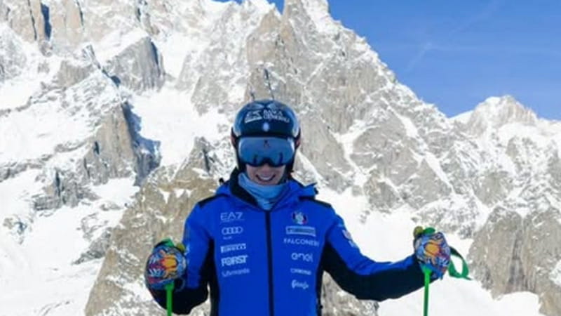 Brignone ritrova le compagne: "Fatica e dolore, ma sono felice". Goggia 11/a nel gigante Brignone ritrova le compagne: "Fatica e dolore, ma sono felice". Goggia 11/a nel gigante 1