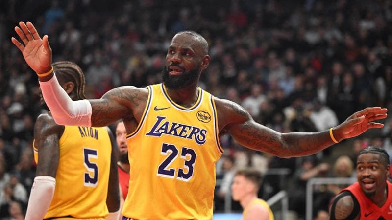 LeBron James, la striscia di gare in doppia cifra si ferma a 1297. Il suo assist fa vincere i Lakers LeBron James, la striscia di gare in doppia cifra si ferma a 1297. Il suo assist fa vincere i Lakers 1